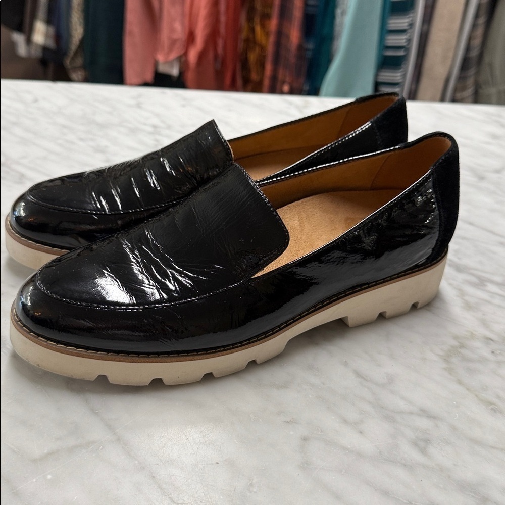 Vionic Kensley Black Patent Leather Slipp On Loafer Size 8 - Picture 3 of 12